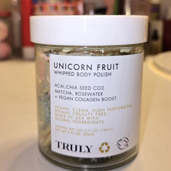TRULY Other - Truly Green and White Whipped Exfoliant Scrub